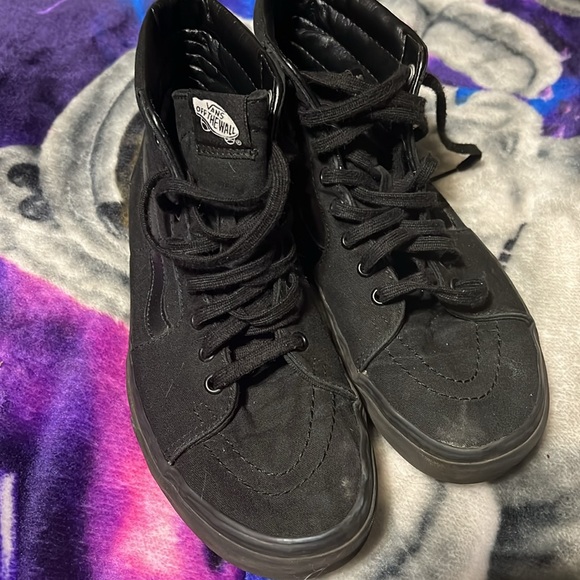 Vans - Picture 2 of 4